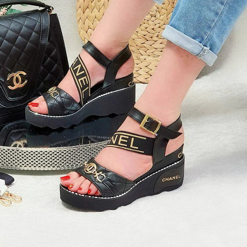 New Fashion Classic Versatile Sandals 1024061810