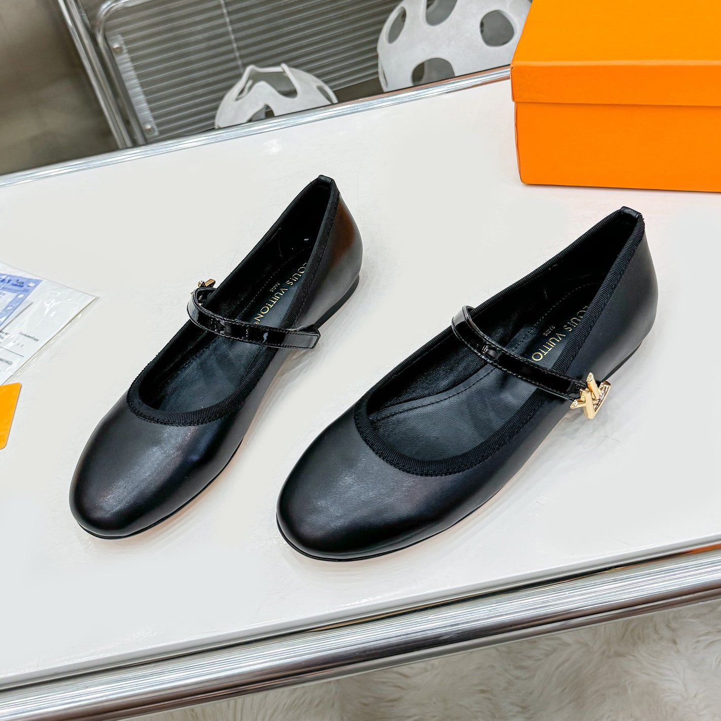 Round toe flat shoes 1824041115