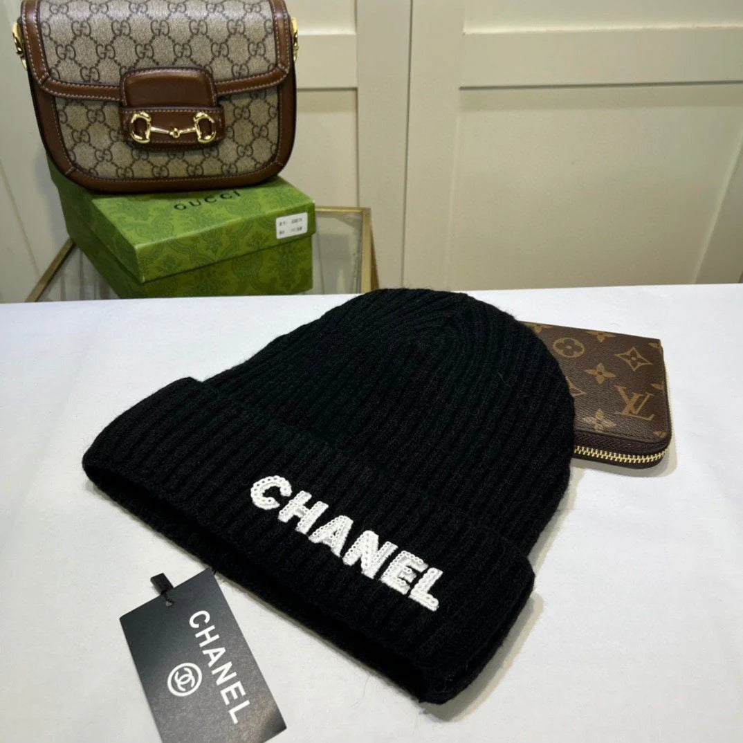 New Fashion Classic Versatile Knitted Hat 1024103106