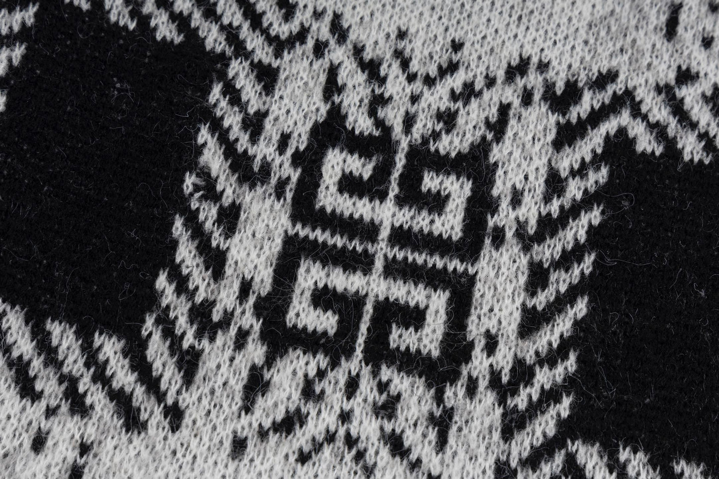 GIV Mohair Crewneck Knit Sweater 1025092518