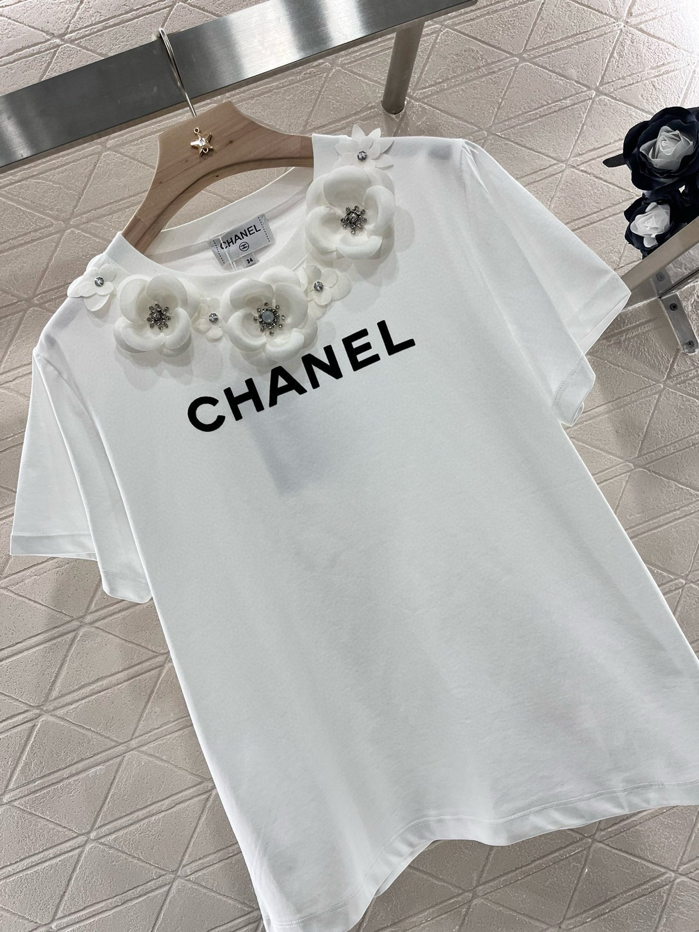 CNL Fashion Flower T-shirt 0725022804