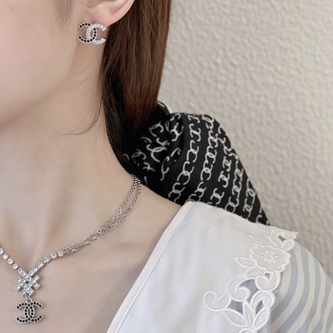 Fashionable Diamond Necklace Bow Necklace X091113