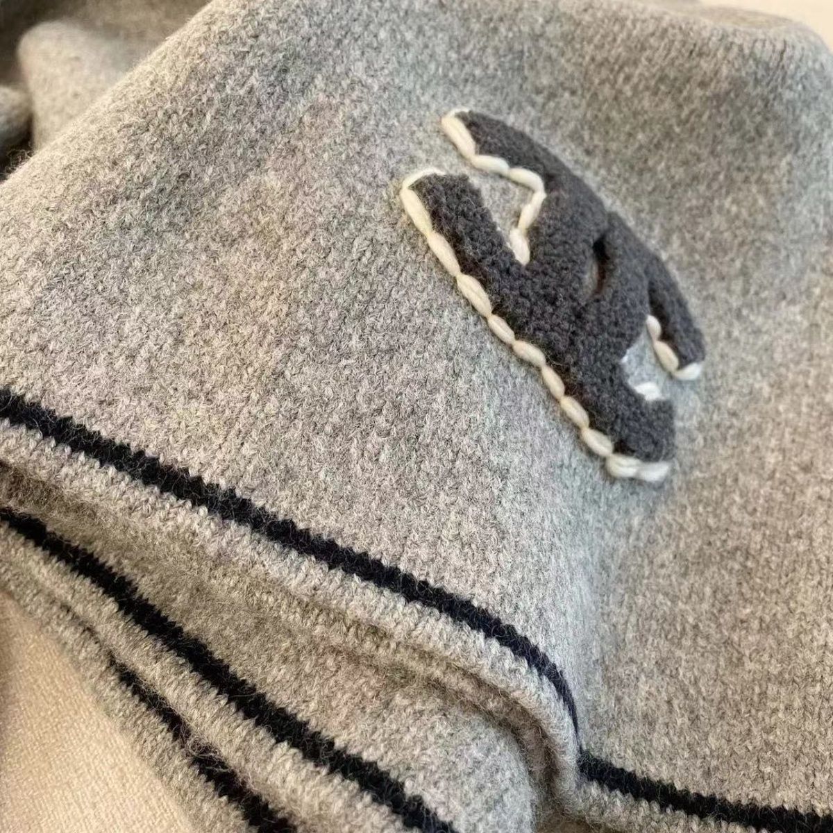 Elegant Fragrant High-end New High-end Retro French Socialite Tweed Top Embroidered JacketPD052024011012