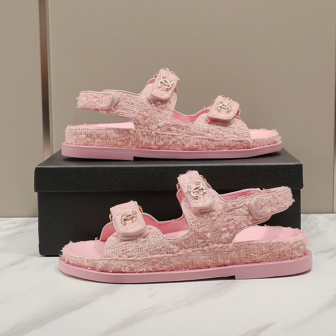 New fashionable and versatile sandals 1024022314