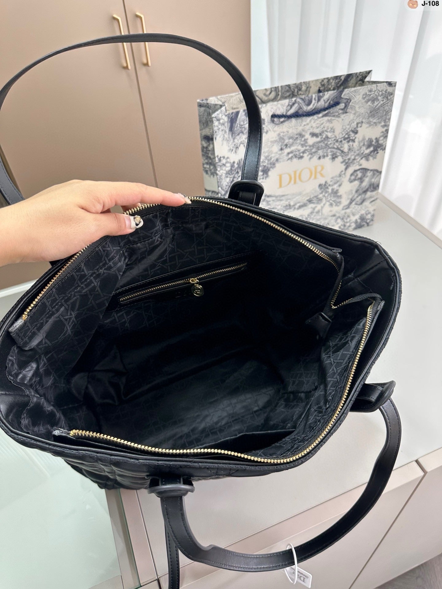 Dio Fashion Toujours Shopping Bag 0724082801