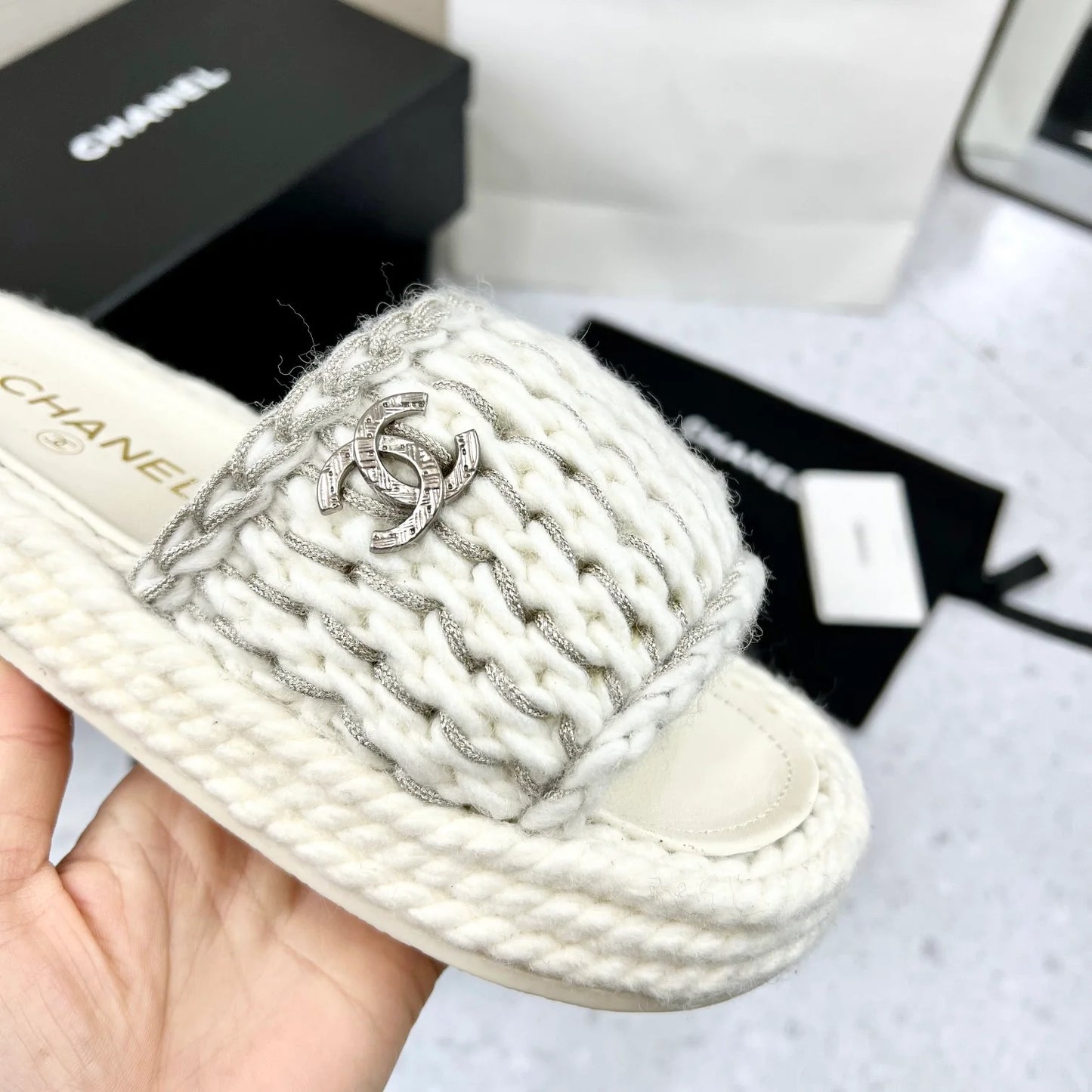 New thick-soled woven sandals 1024071709