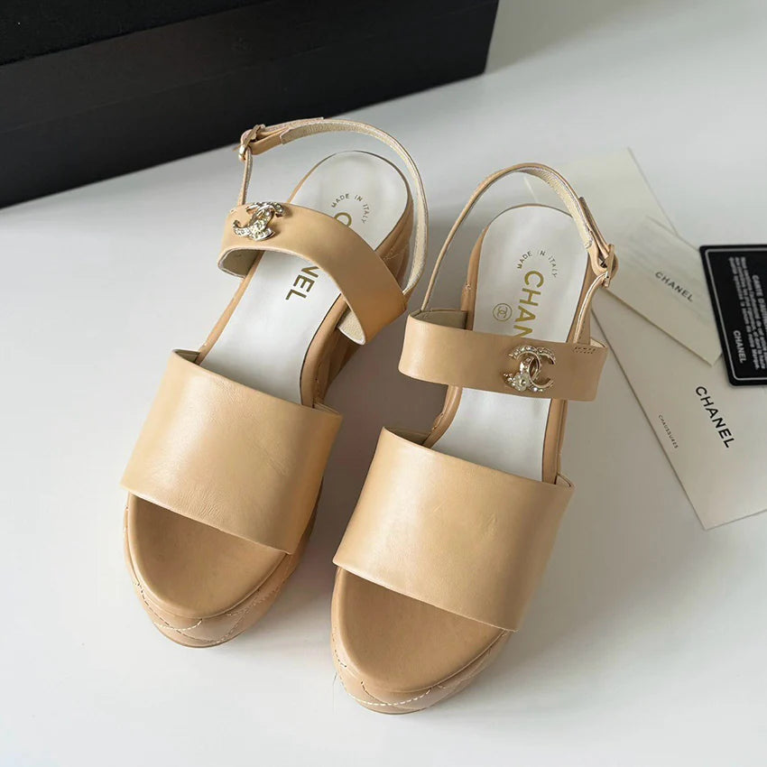 Fashion and versatile thick sole sandals 1024052322