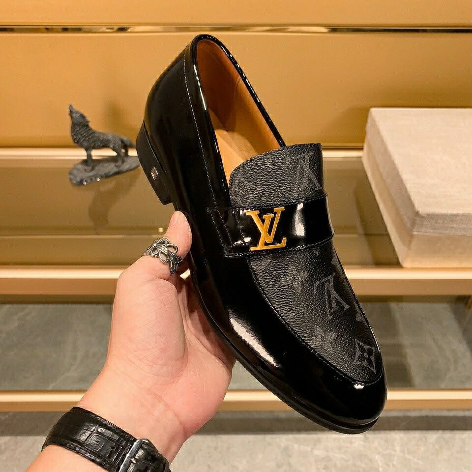 Casual fashion trendy men's shoes