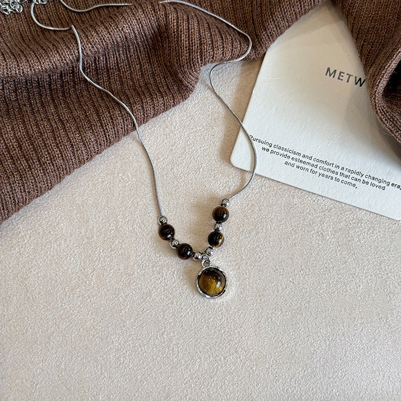 Leather tiger's eye necklace for autumn and winter 2025081113