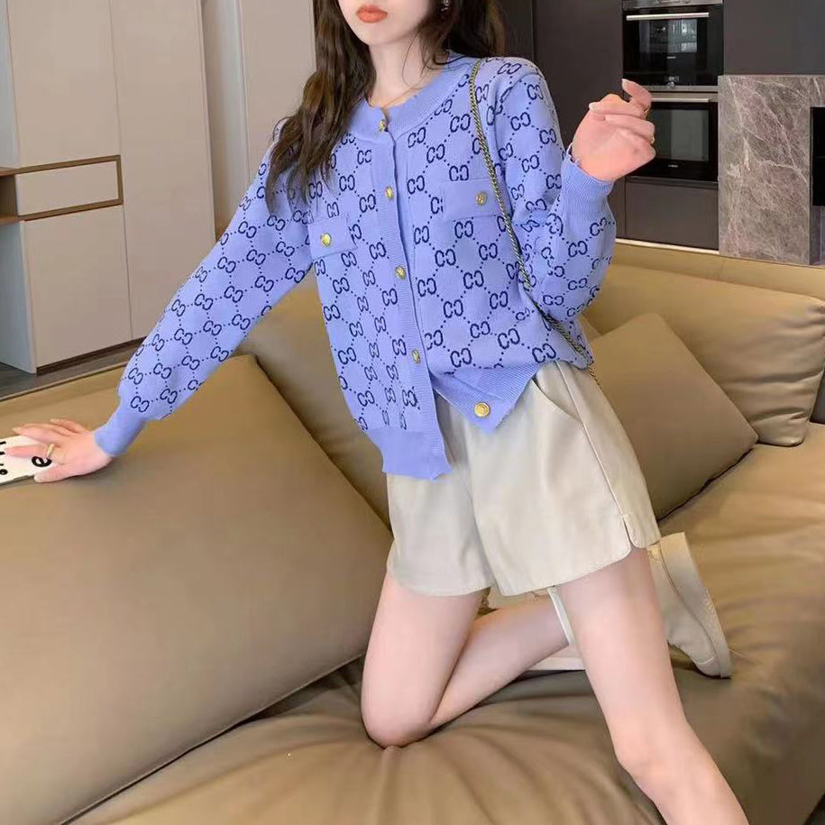 Stylish and versatile cropped letter knit cardigan 1025090301