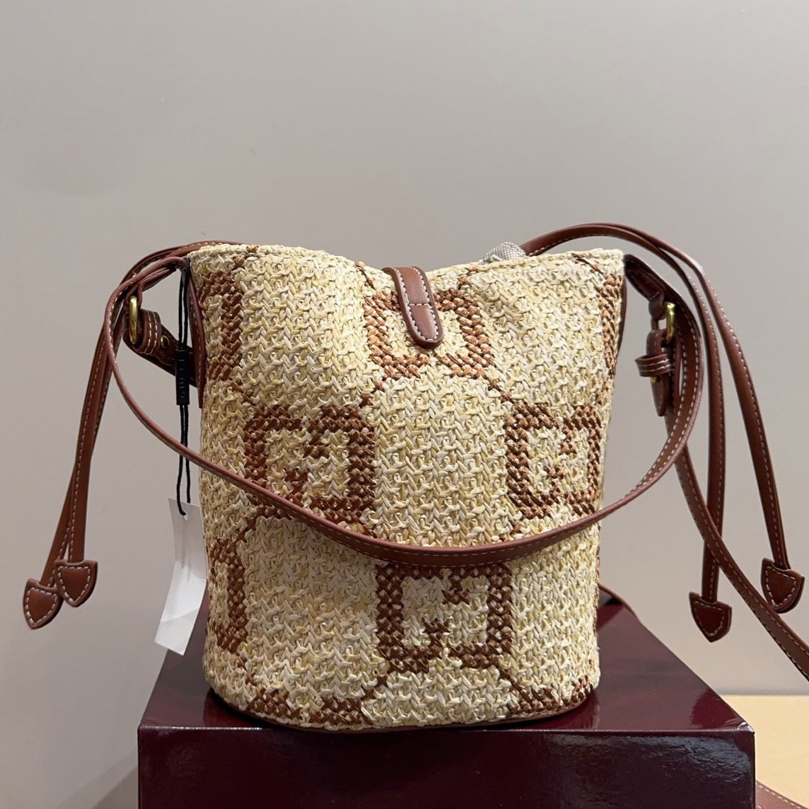 G Straw-Woven Logo Bucket Bag 1025092404