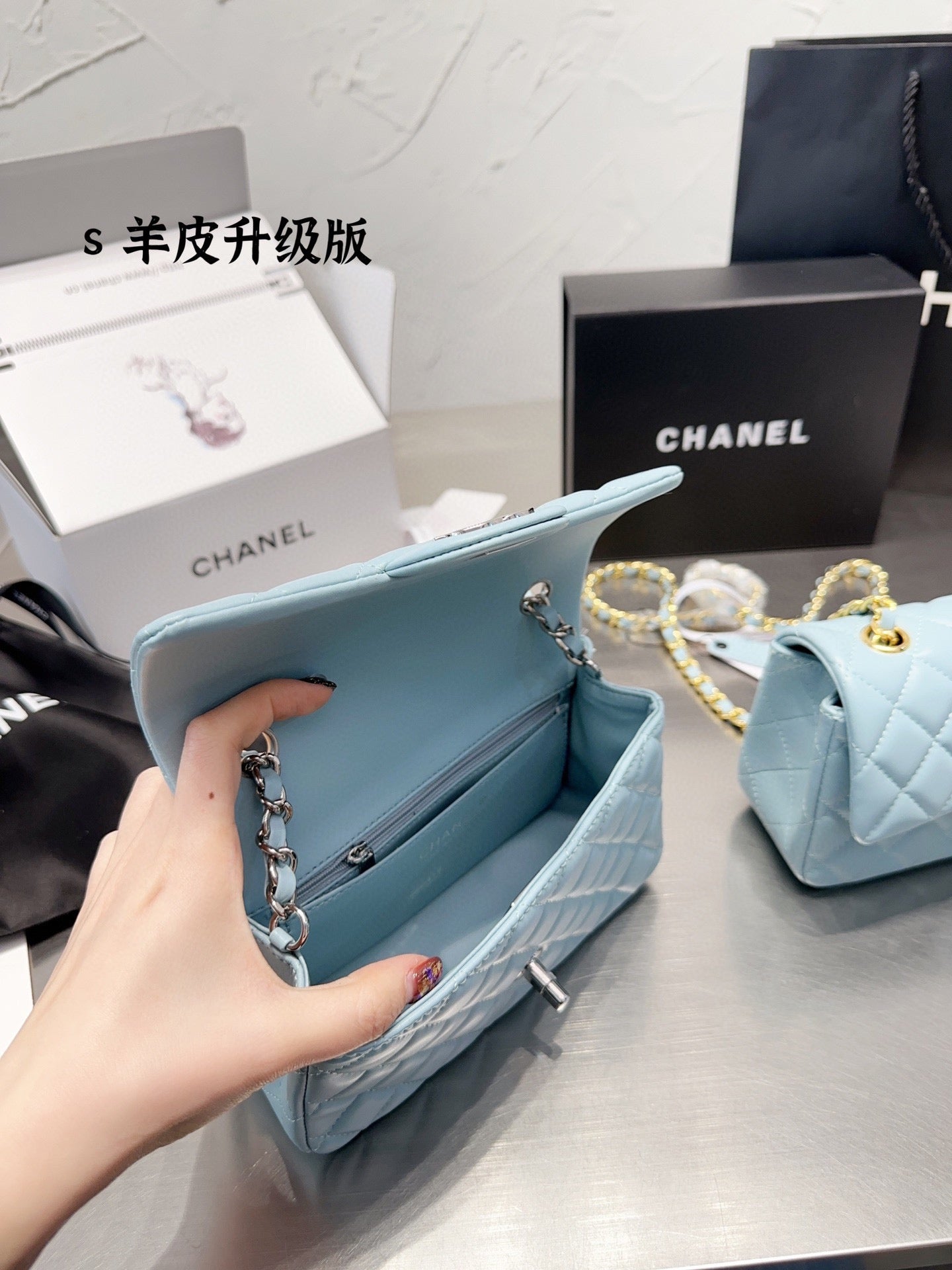 Stylish Classic CF Chain Bag XC1823081701