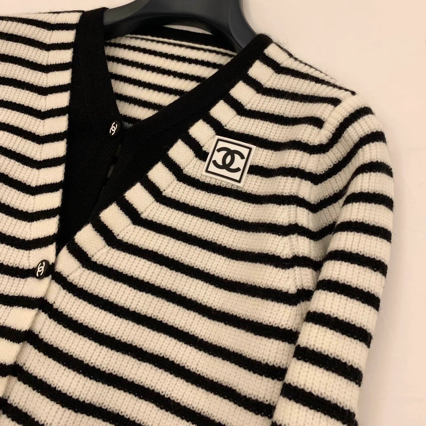 Black and white striped double layered cardigan 1024102910
