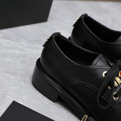 24P new double C pearl gemstone heavy metal buckle leather shoes 0724090504