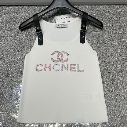 New fashion and versatile personalized leather patchwork vest 1024052405