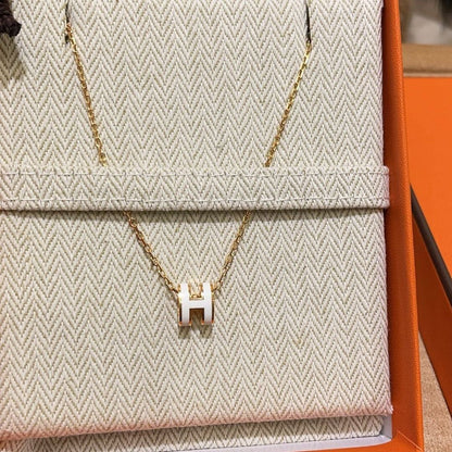 New Entry Luxury Enamel H Letter Clavicle Necklace 1024031209