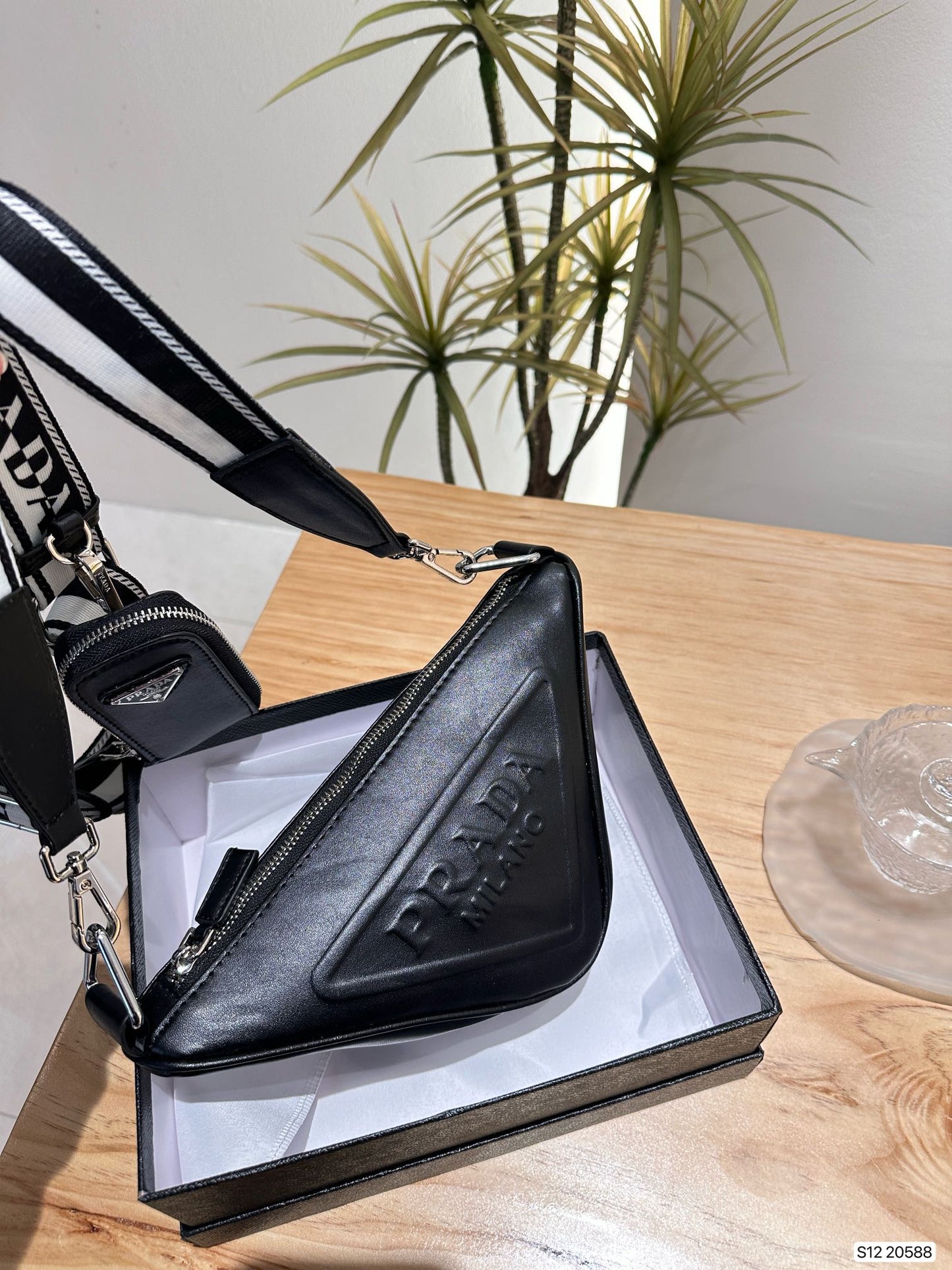 PRD fashion triangle bag 0724032002