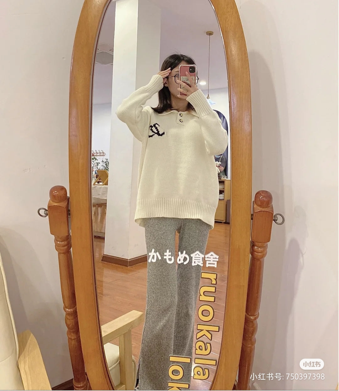 Autumn and winter limited edition embroidered logo sweater XC0823091919