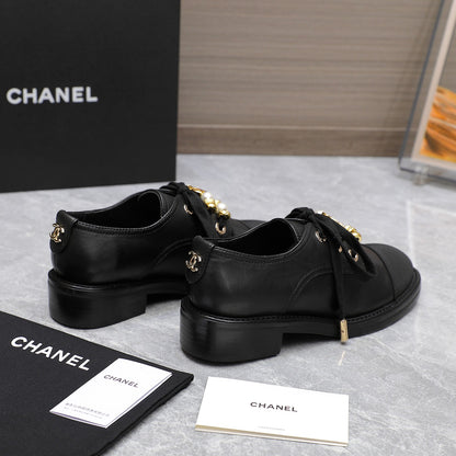 24P new double C pearl gemstone heavy metal buckle leather shoes 0724090504