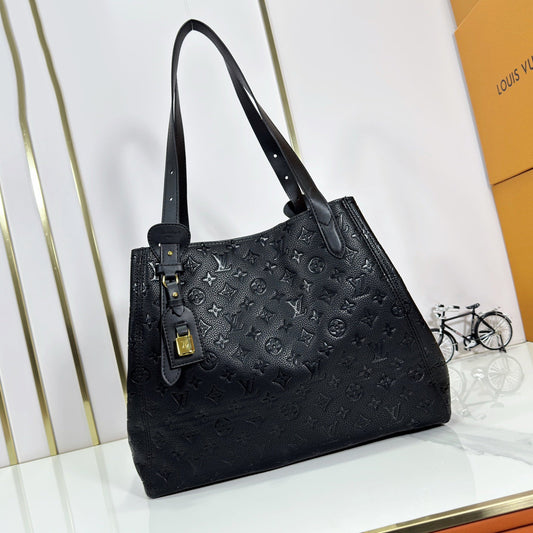 New Fashion and Versatile Handbag 1025092201
