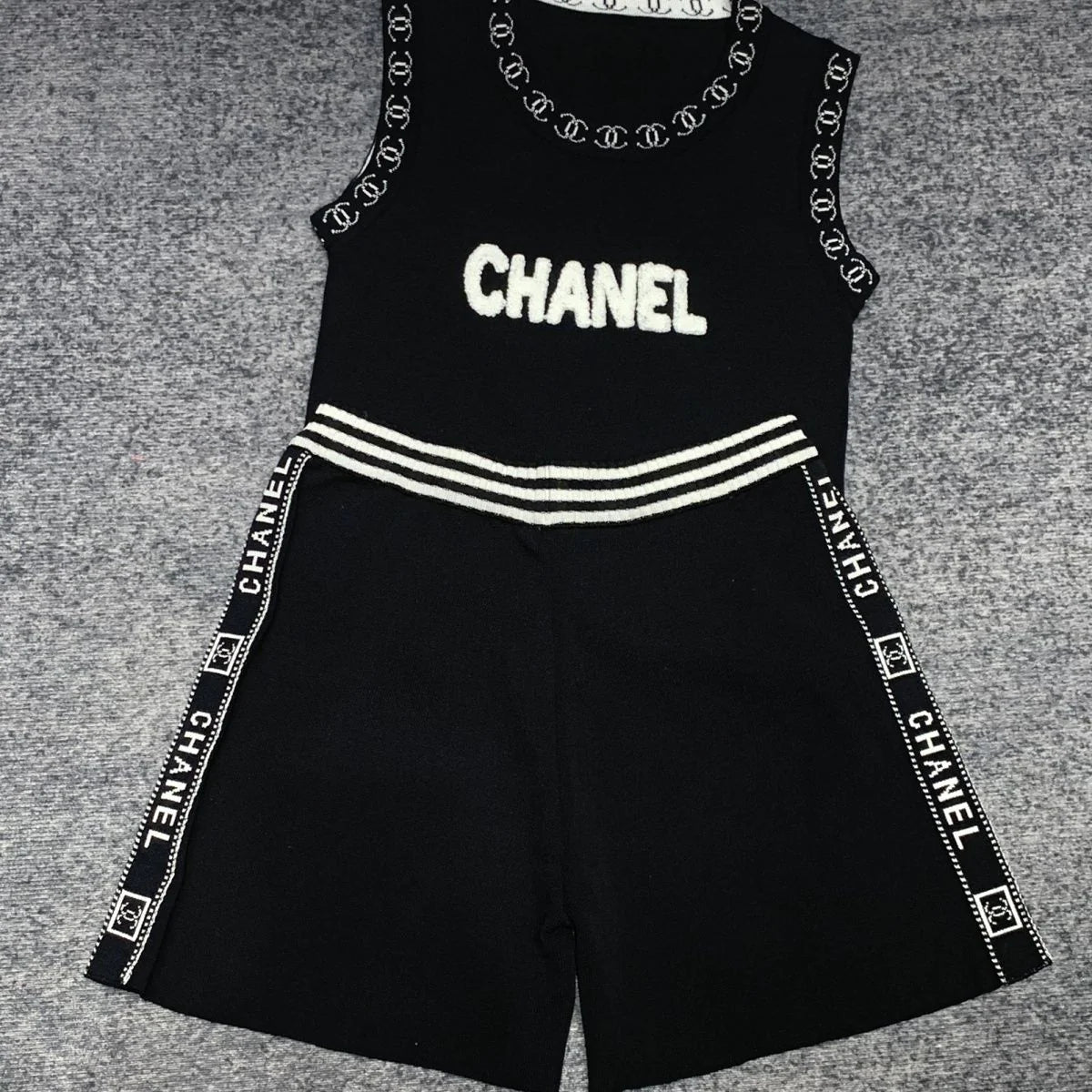 New Style Personalized Western Style Classic Knitted Slim Fit Bottoming Vest Set 1024022909