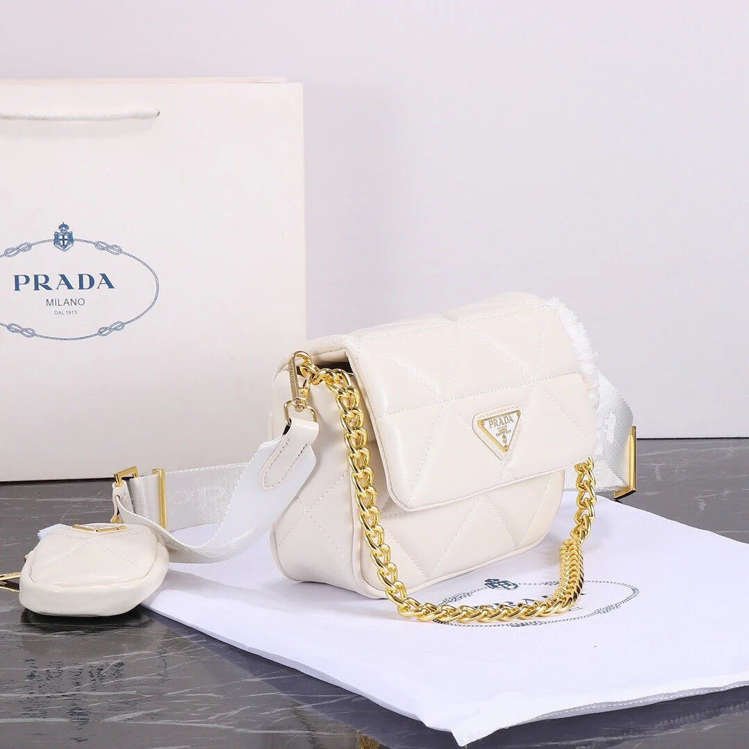 Classic and versatile crossbody bag 1024011806