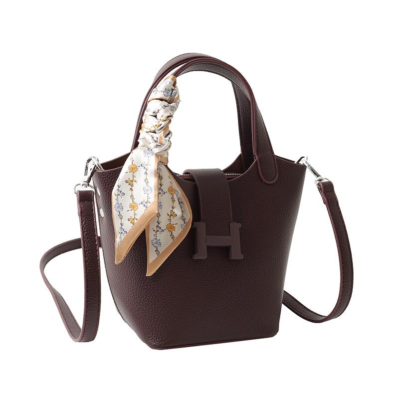 All-match Fashion Portable Messenger Bag 1024041612