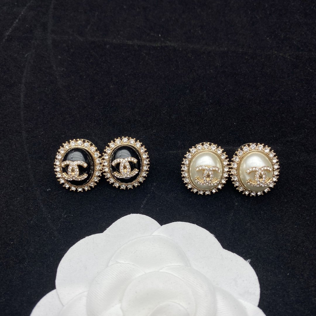 Oval Classic Earrings