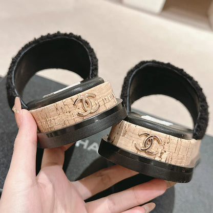 Luxury classic versatile sandals and slippers 1024062506