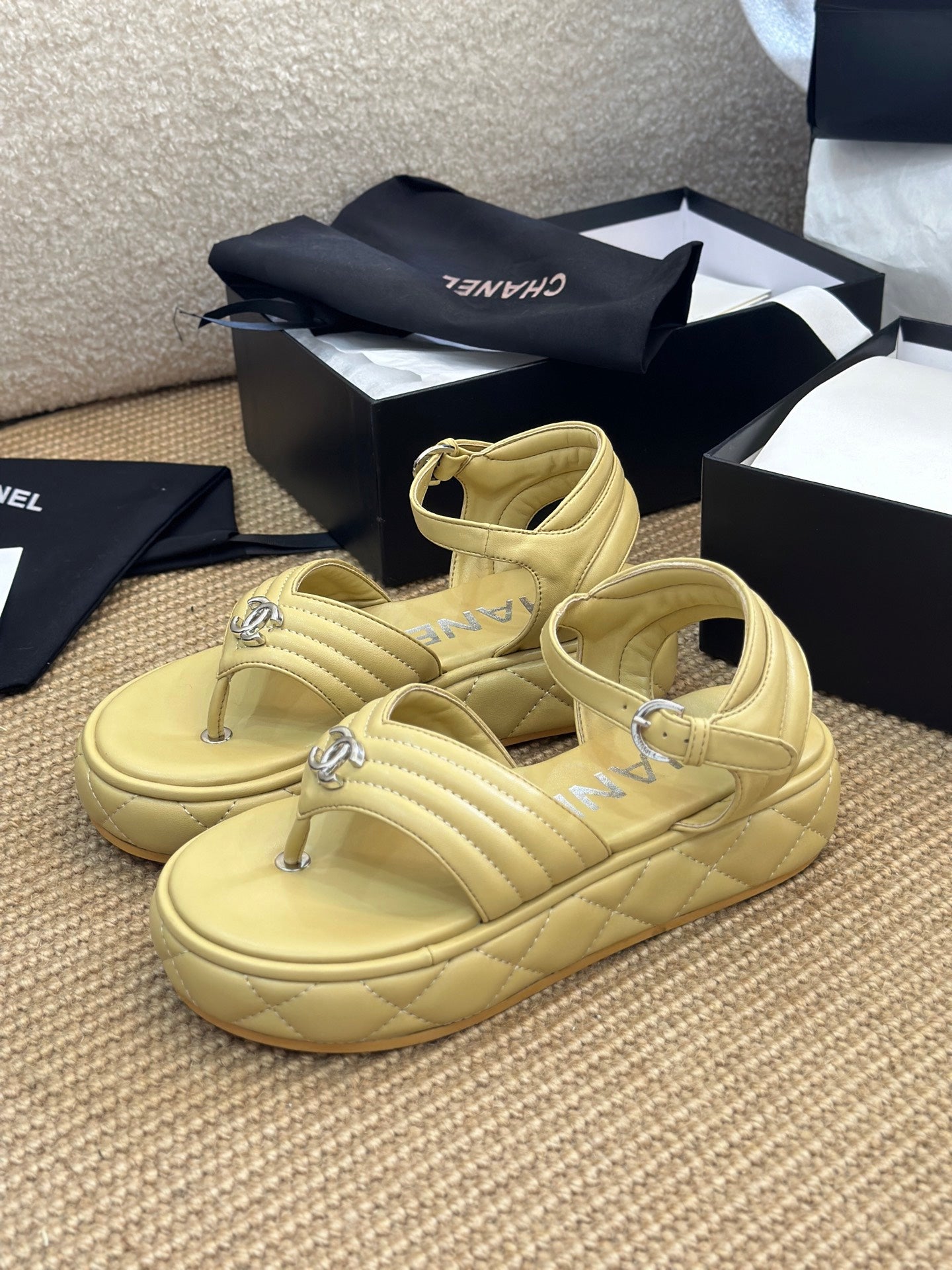 CNL fashion diamond thick-soled sandals 0725050802