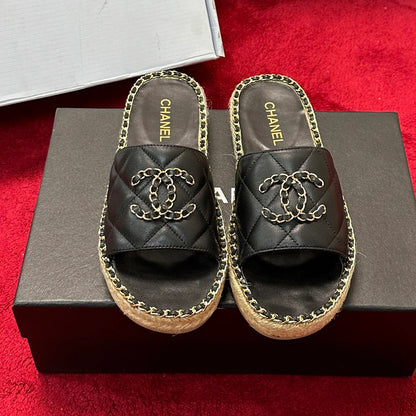 Luxury New Chain Flat Slippers 1025031912