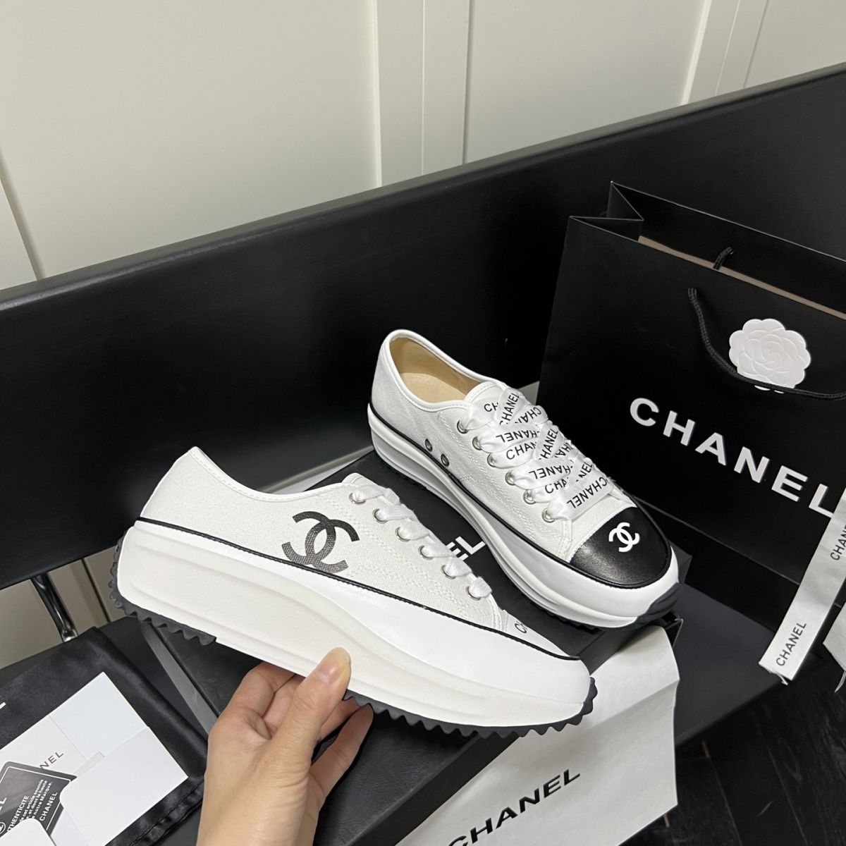 Thick sole lace up women's shoes 9000903006