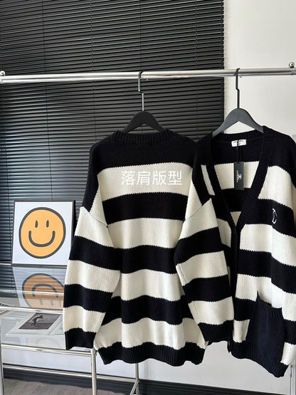 Striped contrasting color sweater jacket cardigan with embroidered logo on the chest XC0823100904