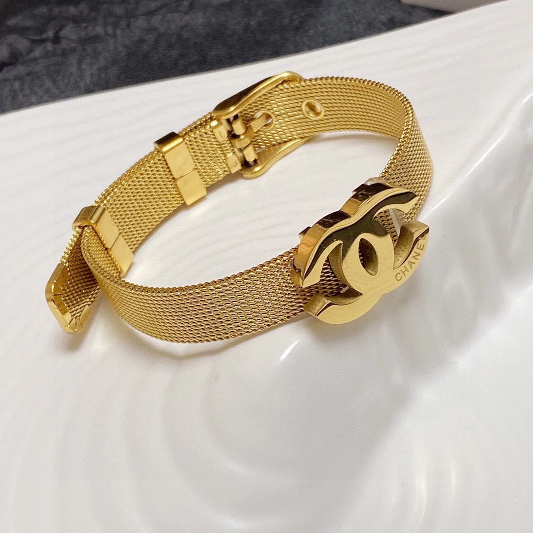Luxury and versatile wristband 1024080506