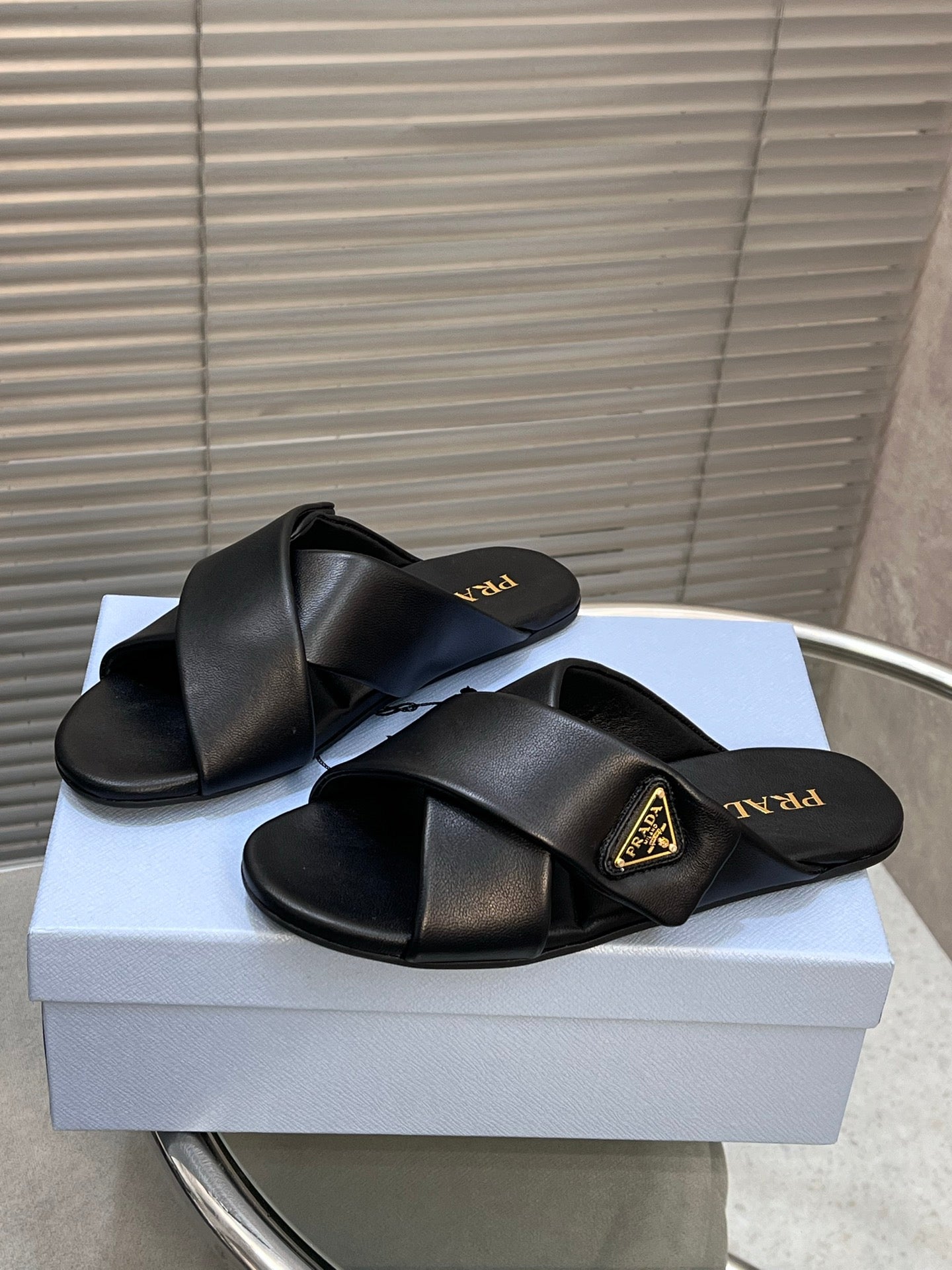 PRD Spring and Summer new crossover slippers 0725061618