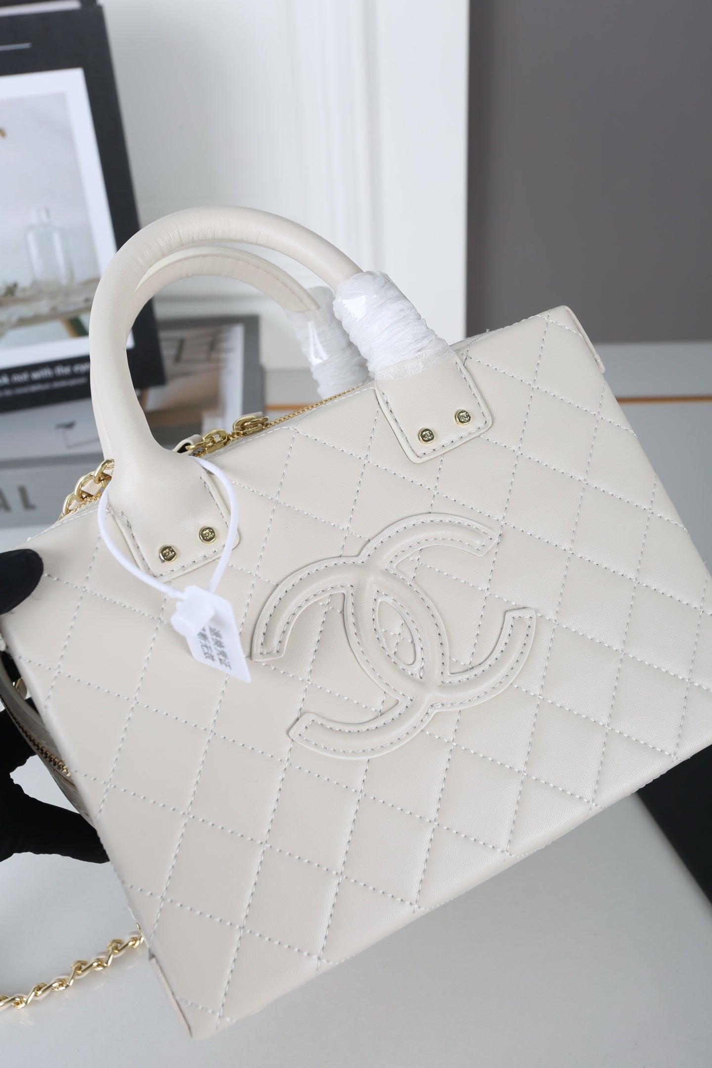 CNL Retro Chain Bag Diamond Pattern Handle Cosmetic Bag Cosmetic Case 0725021301