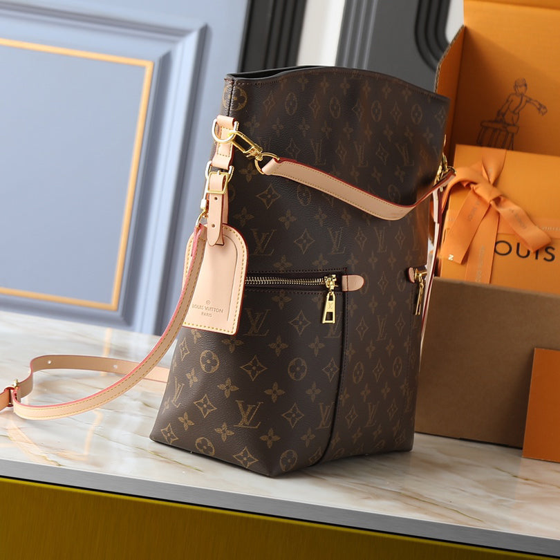 The all-new Melie handbag 1025092202