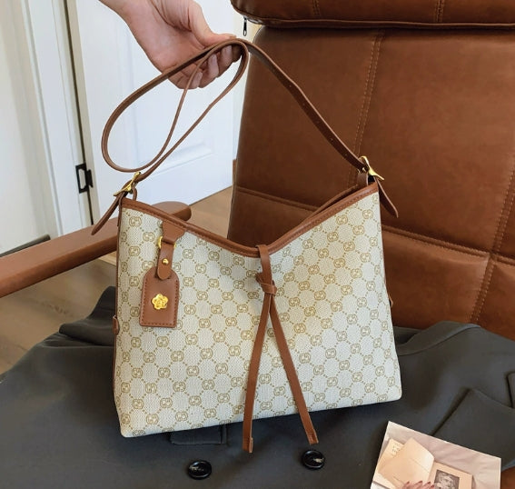 Large-capacity leather women's handbag 2025073115