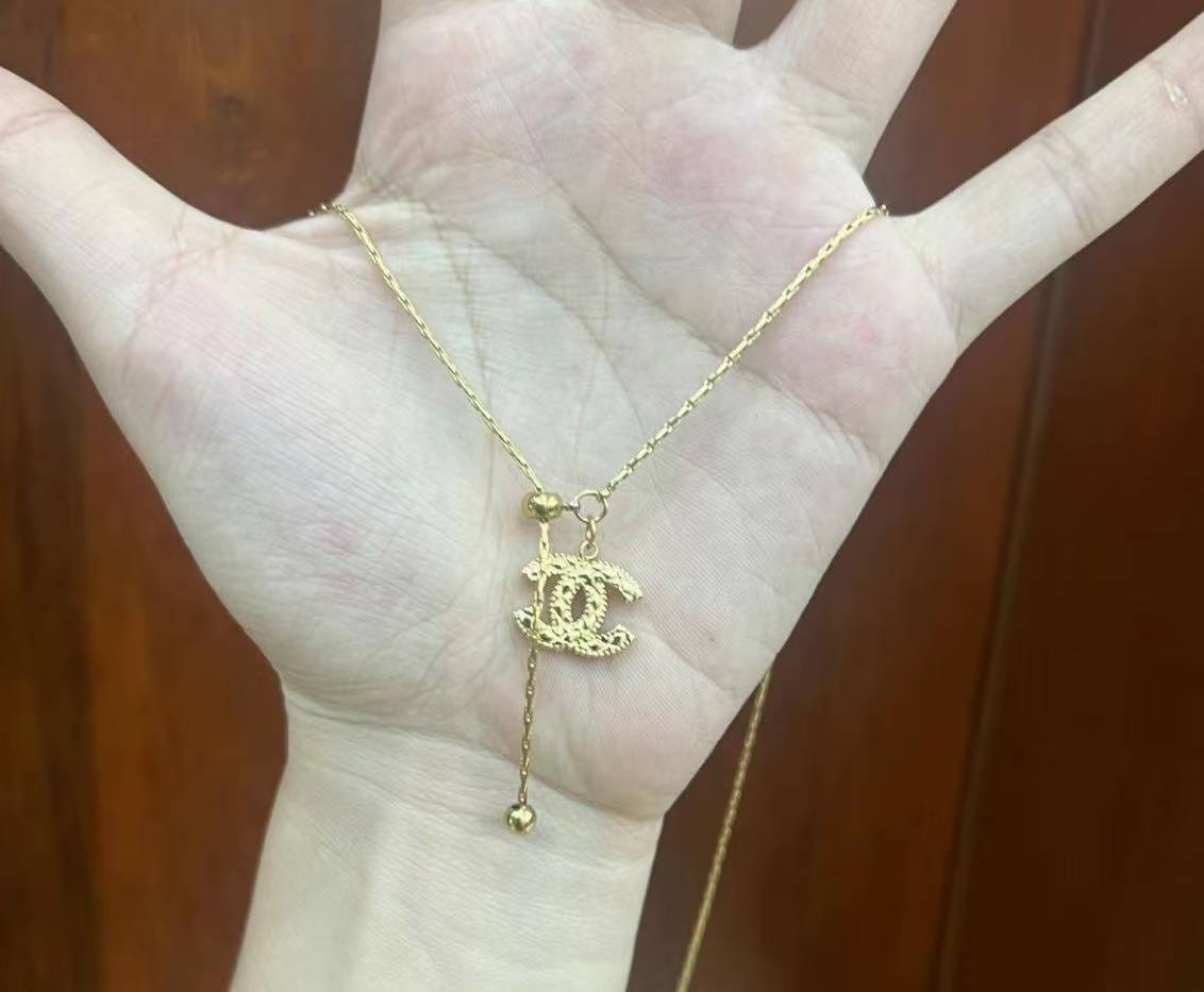High-end collarbone chain 2025081111