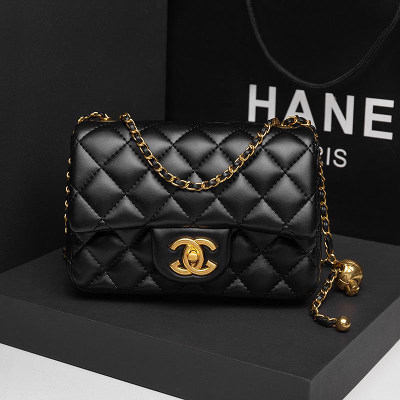 Trendy Diamond Chain Crossbody Bag 0823112809