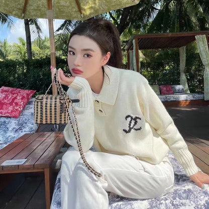 Autumn and winter limited edition embroidered logo sweater XC0823091919