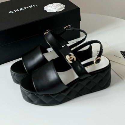 Fashion and versatile thick sole sandals 1024052322