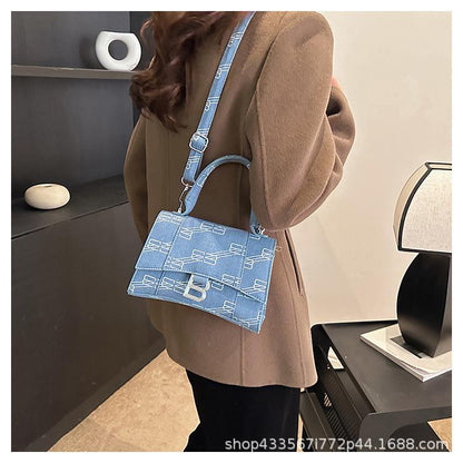 New Fashion Shoulder Bag Retro All-match Portable Small Square Bag 1024041616