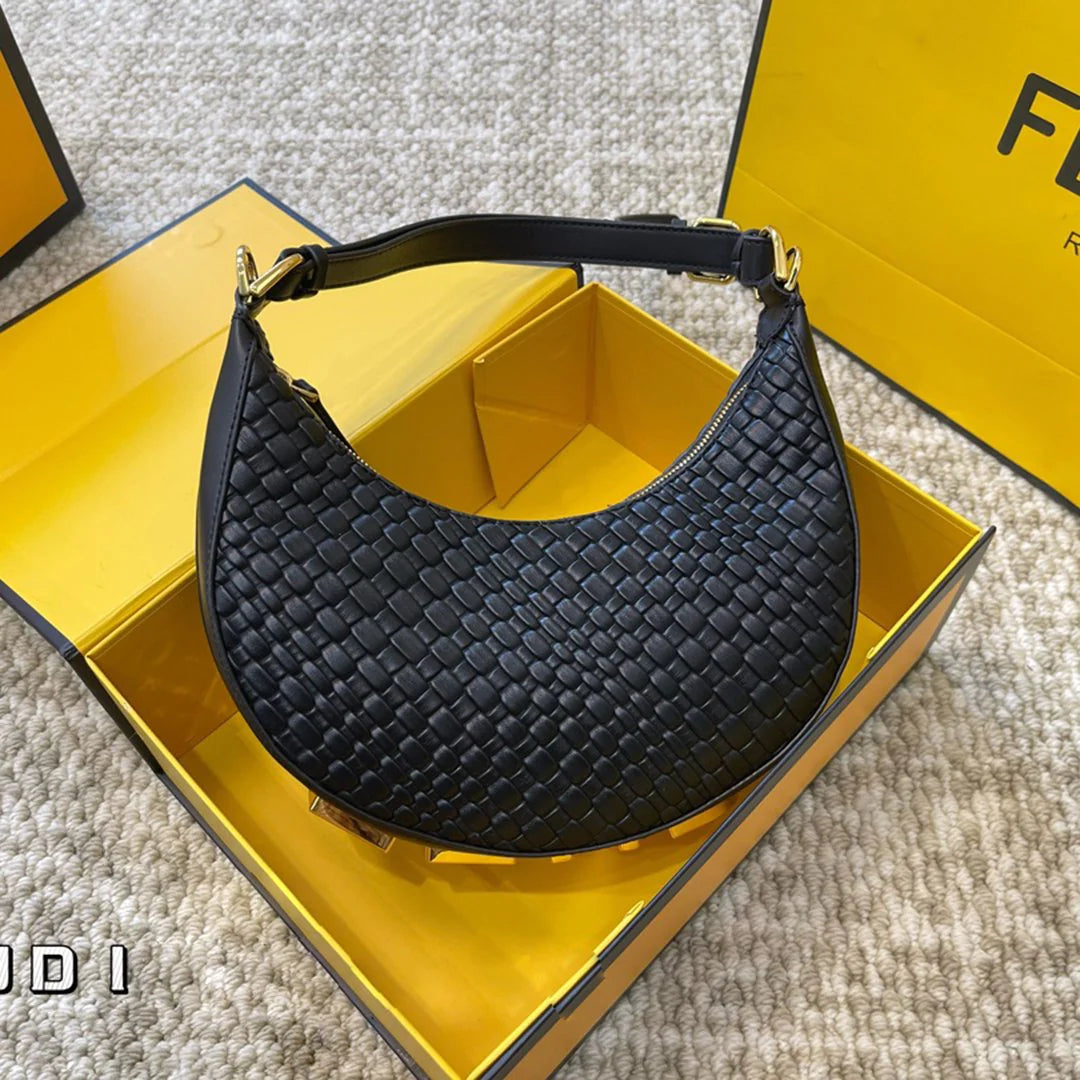 Fashionable and versatile crescent bag 1024022201