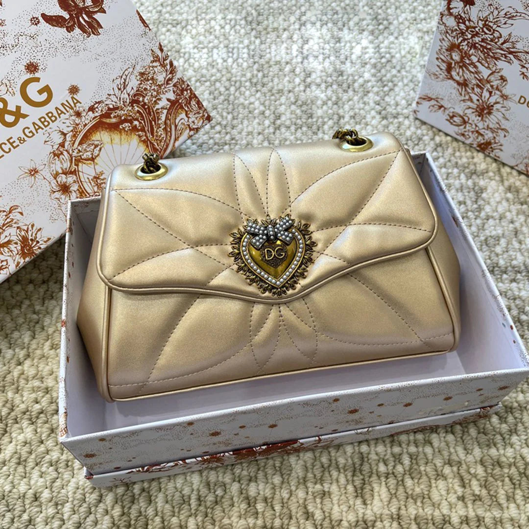 Classic and fashionable versatile crossbody bag 1024011004