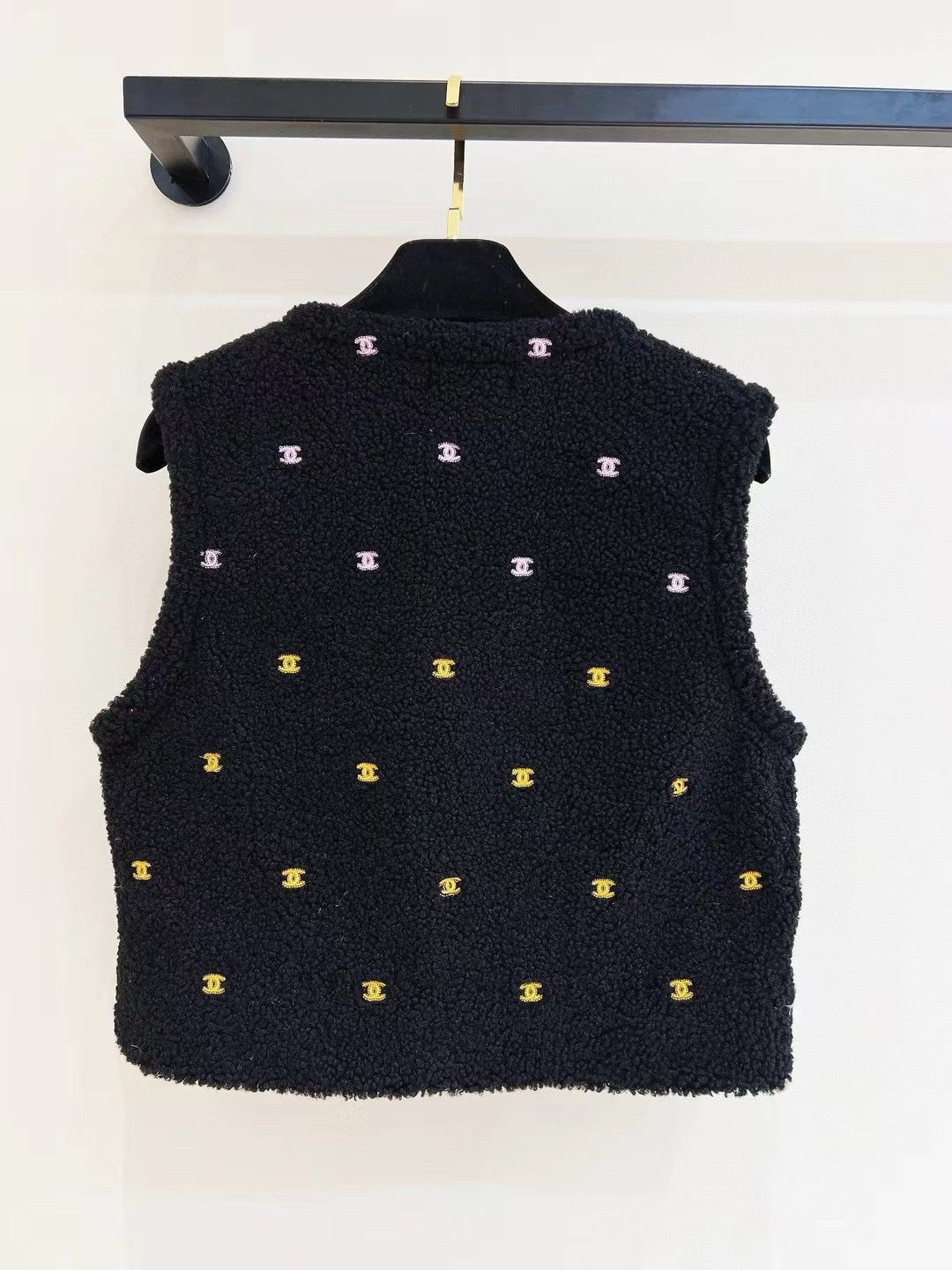 Early Spring New Embroidered Age-reducing Knitted Cardigan Vest Top 1024030710