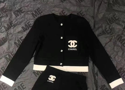 New Women's Clothing French Knitted Cardigan Sweater Skirt Fashion Two-Piece Suit 1024030607