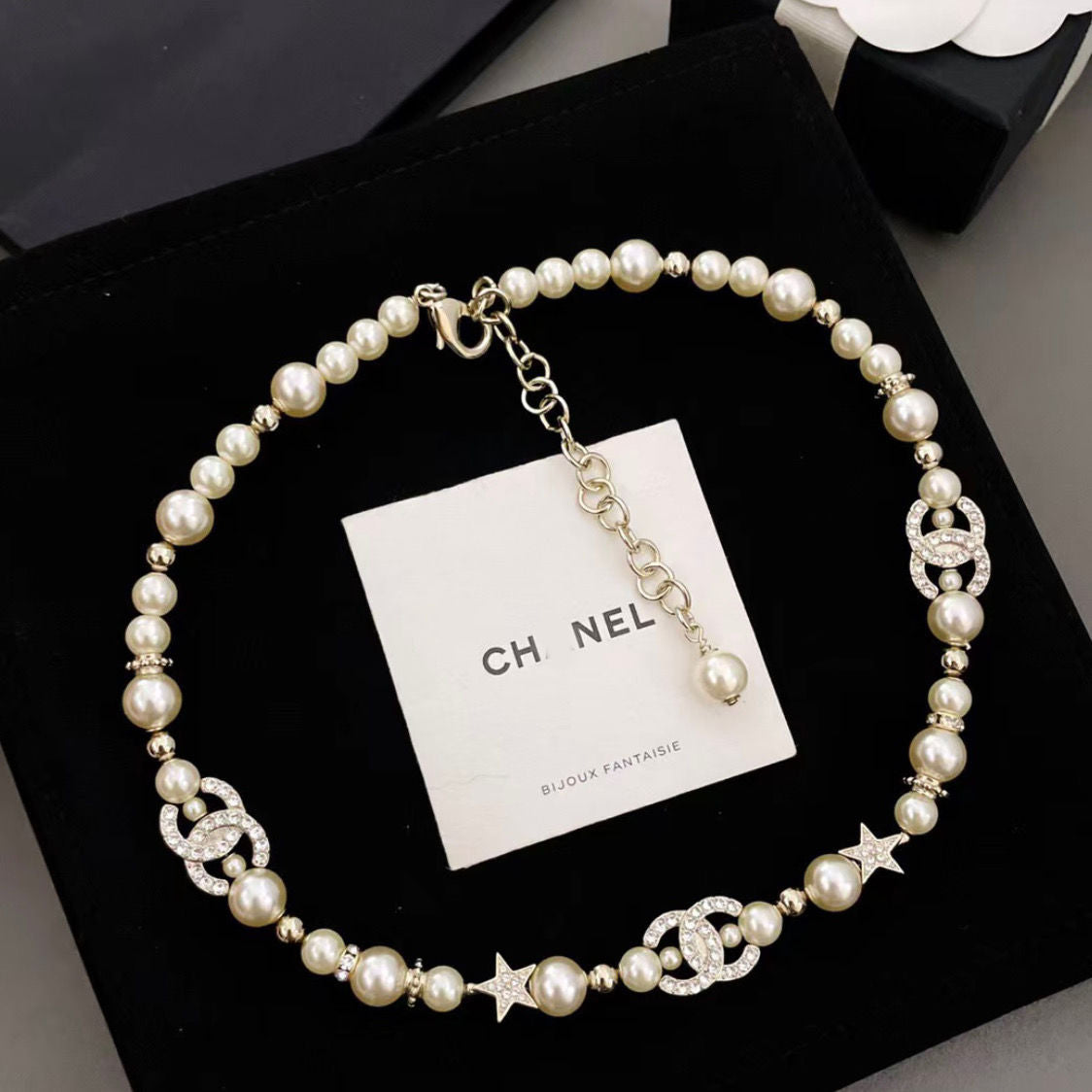 Light luxury niche high-end CC letter pearl necklace PD0823112205