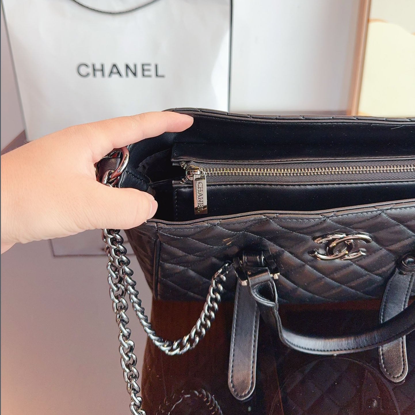 CHL Hobo Series Tote Bag XC24092530