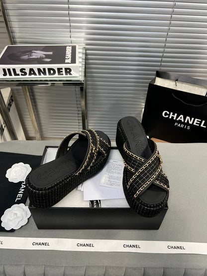 23 Ladies Fashion Luxury slipper and flip-flop S010